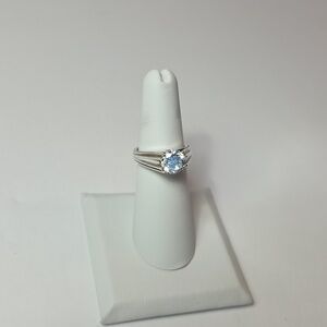 925 Stamped Vintage  Sterling Silver Round CZ Diamond Ring.